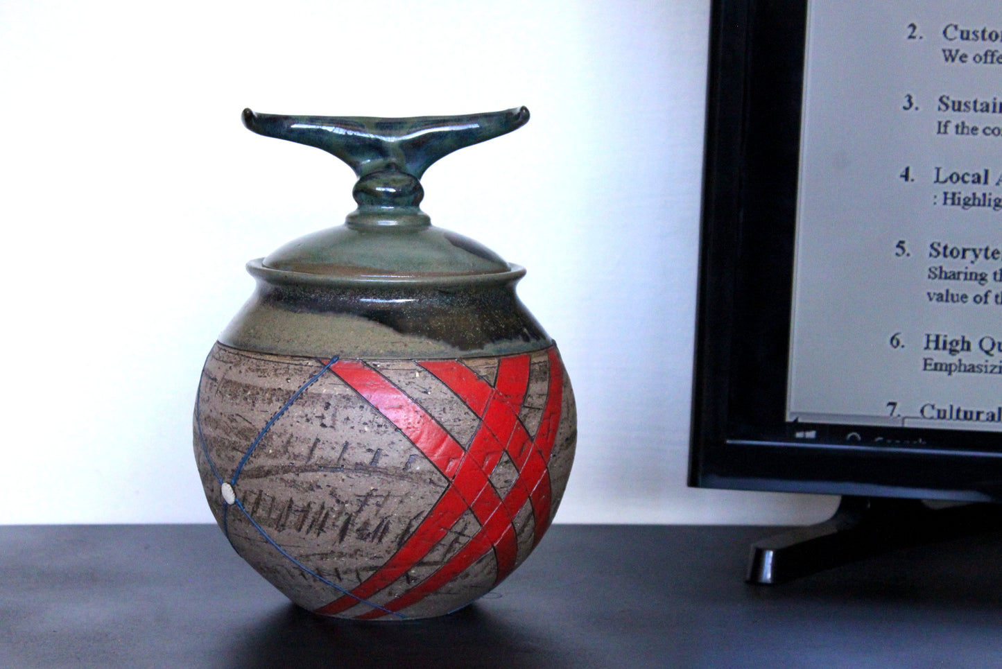 iTyali Spherical Jar
