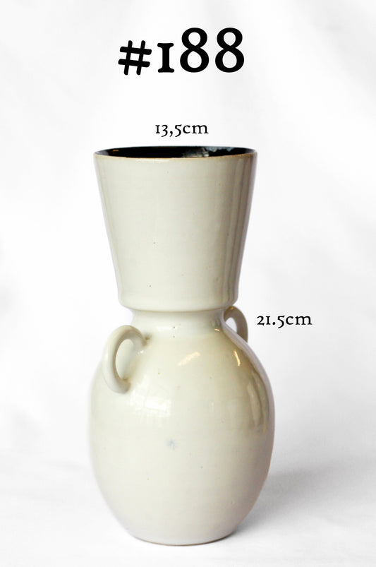 Amnkela jar - round handles
