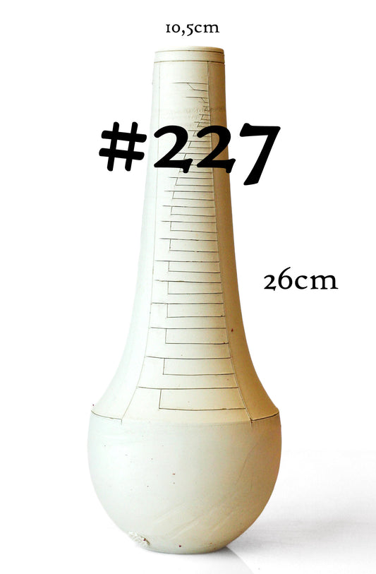 Elongated narrow Vessel